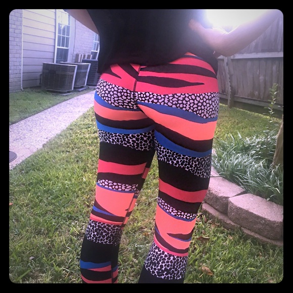Beyond Yoga Pants - 🧘‍♀️ Beyond Yoga Patterned Capri Leggings - M